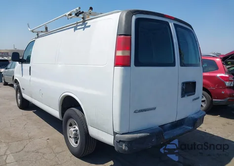 2003 Chevrolet Express from USA, damaged, VIN 1GCHG35UX31227268